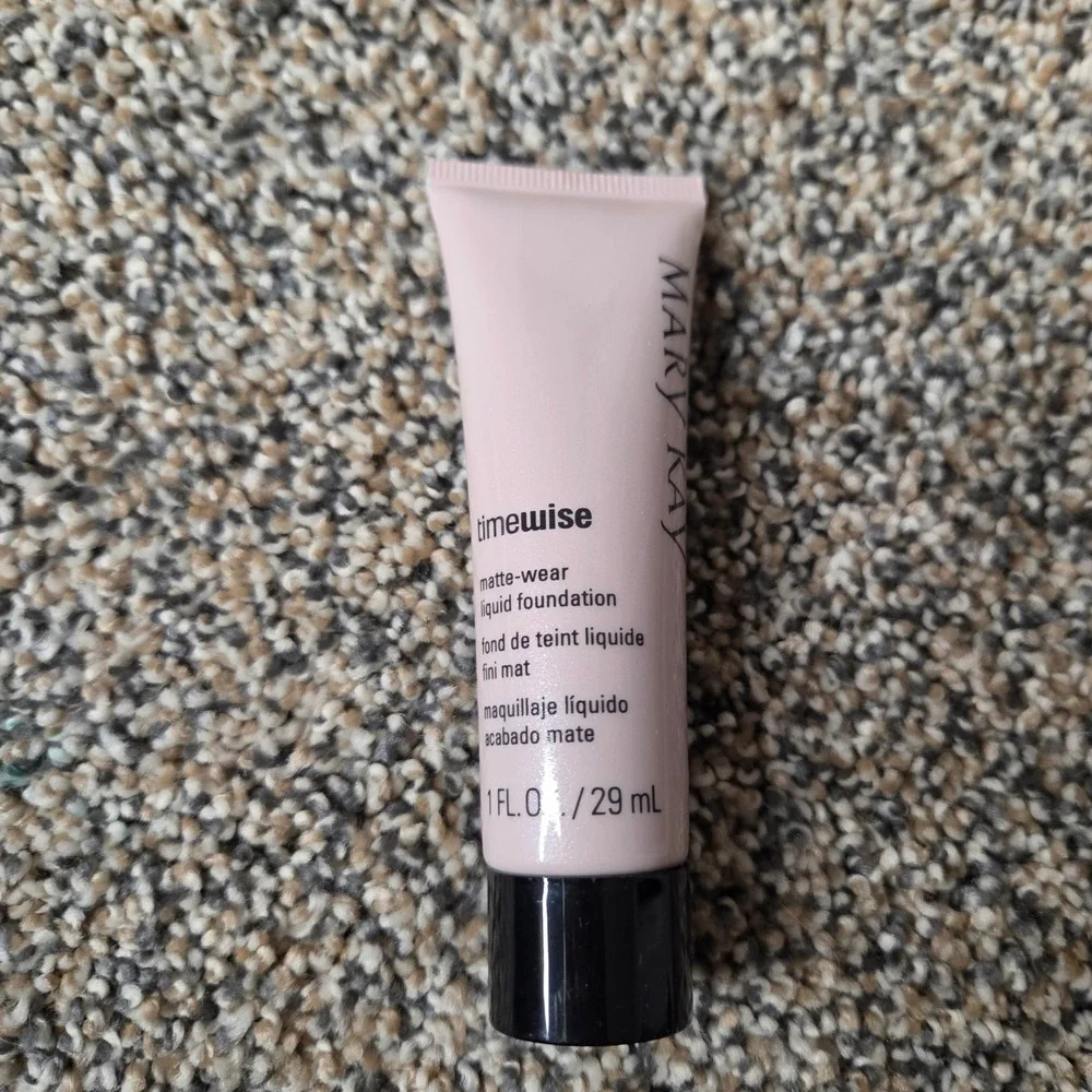 Mary Kay TimeWise Matte-Wear Liquid Foundation Beige 2 1oz Combination Oily Skin